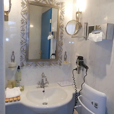 Hotel Logis Beausejour