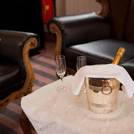 Hotel Logis Beausejour 3*