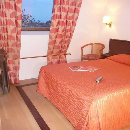 Logis Beausejour Отель Кольмар
